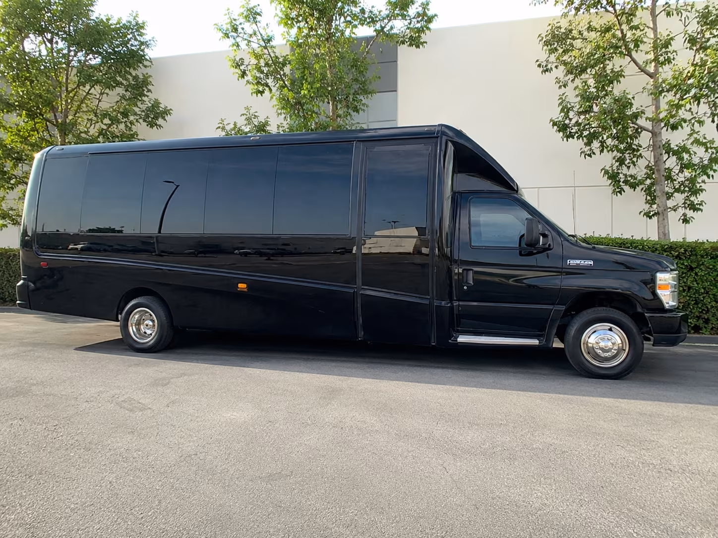 minibus rentals for smaller chino hills prom squads